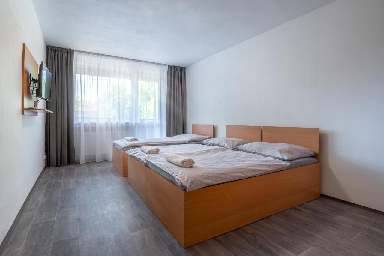 Apartmany A Studia Zamecky Park Litvínov Extérieur photo